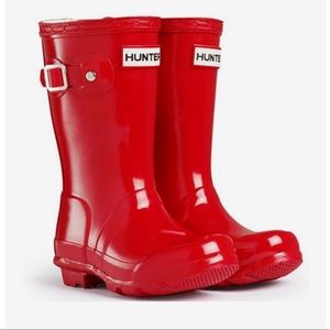 Short red hunter boots